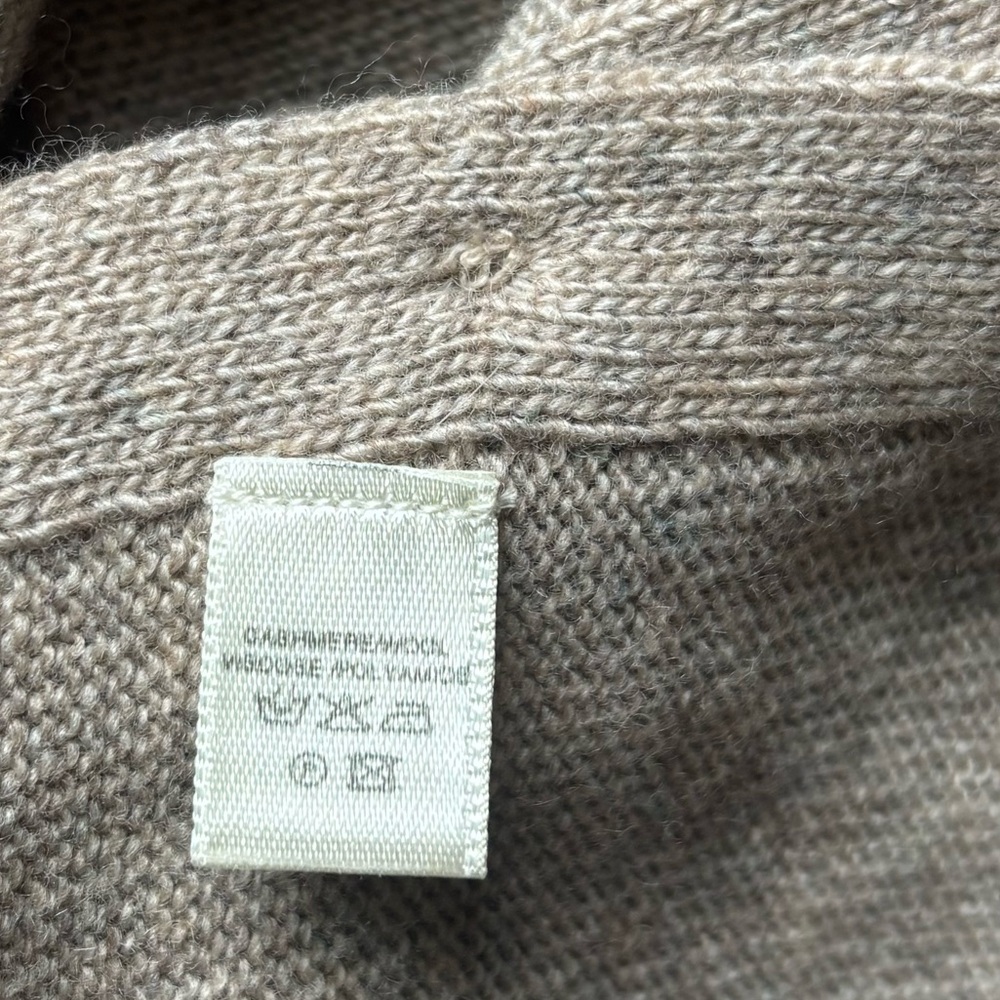 Avoca Ireland cashmere Wool Button Wrap Shawl • Beige w/ Navy Trim - Picture 5 of 10